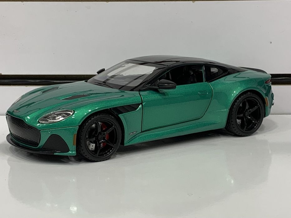Modelka Aston Martin DBS Superleggera 1:24