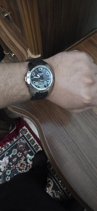 Срочно продам Швейцарские мужские часы Tissot T-Touch Expert Titanium