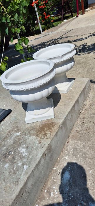 Ghivece de flori din beton