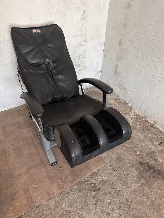 Продам массажное кресло