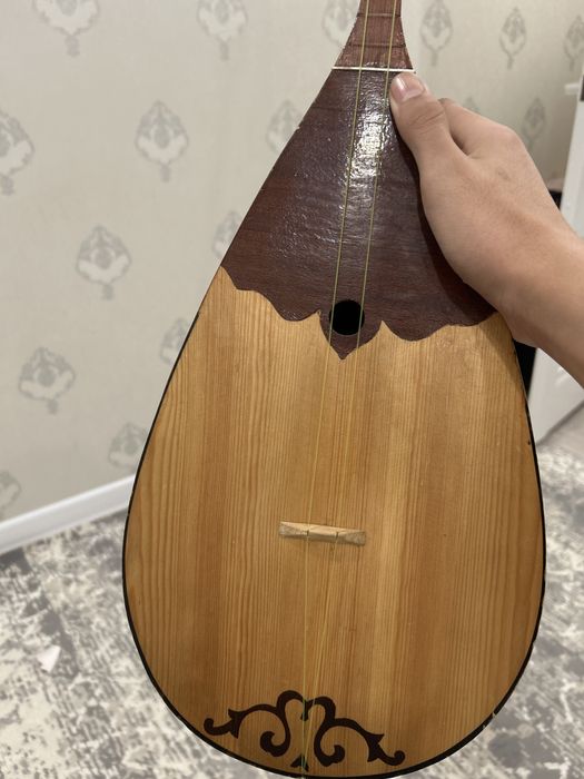 домбыра в нормальном состояни