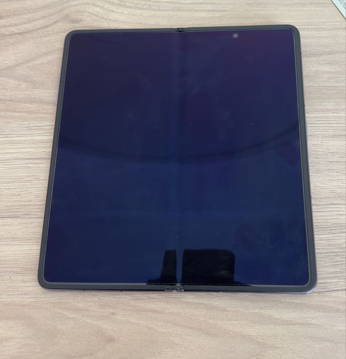 Продается Honor Magic V2