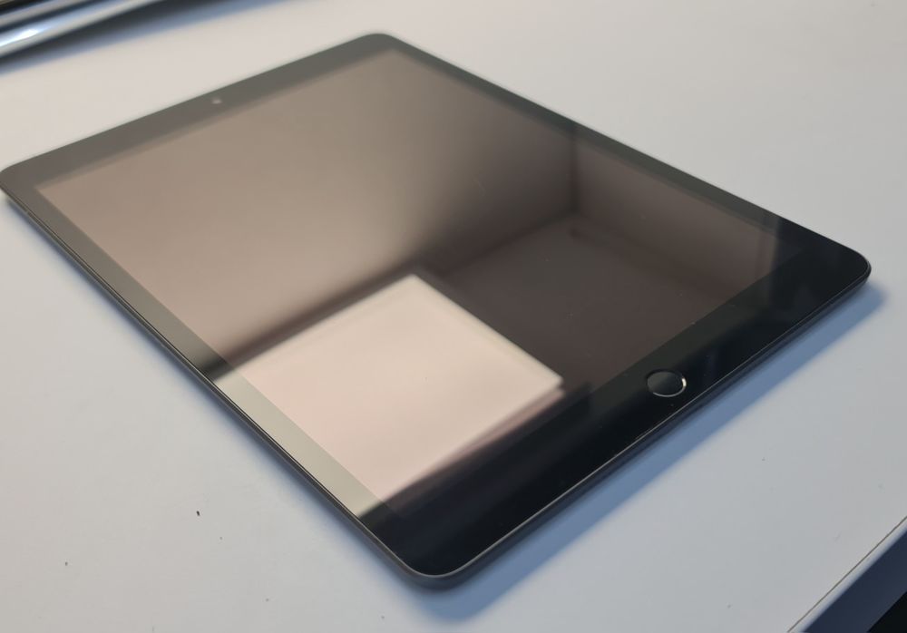 Tableta Apple iPad 7th gen Wifi + GSM Space Gray 128gb Ios 18.7.2