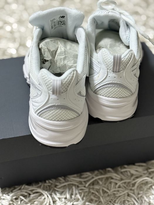 Adidasi New Balance  marime 40