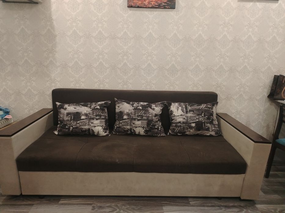 Продам диван в хорошем состоянии