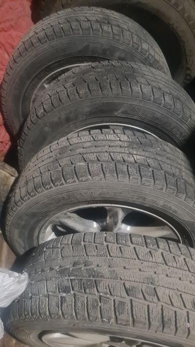 Продам резину с дисками от камри