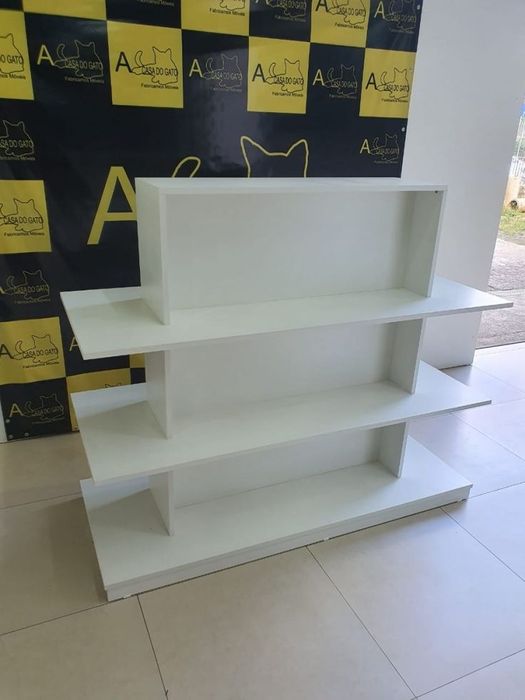 Magazin uchun o'rtaga qo'yiladigan archa mebel  polka