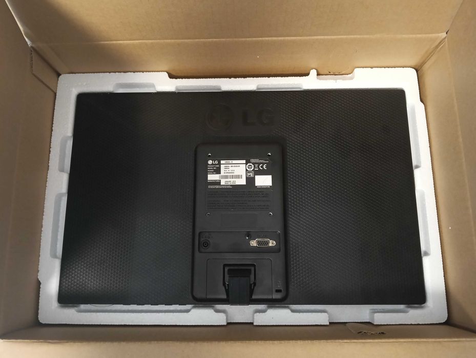 Vand Monitor LG 19M38A LED