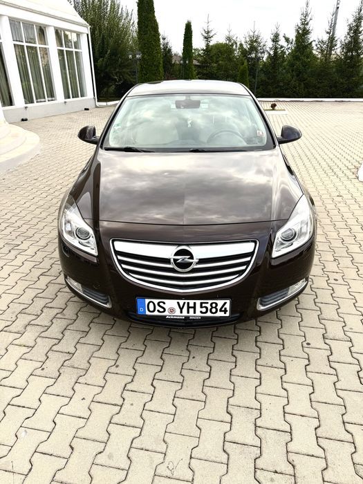 Opel Insignia  2.0 D. Manual