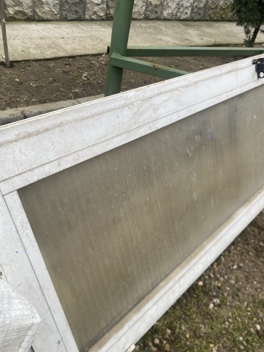 3 BUCAȚI  Geamuri pentru hala  370cmx60cm