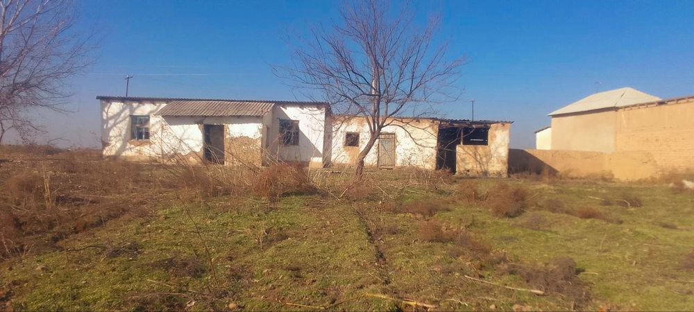 Yer uchastka sotiladi dakumetni joyida