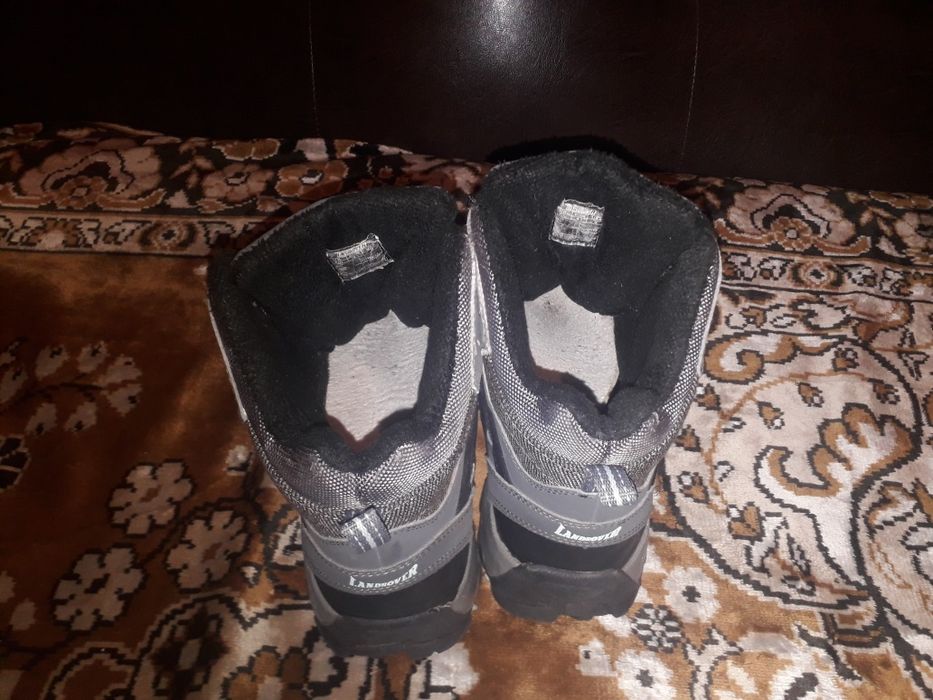 Ghete Landrover marimea 41 USA