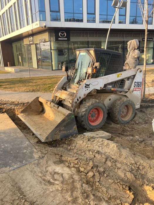 Bobcat miniincarcator senilat mini utilaje perie colectoare