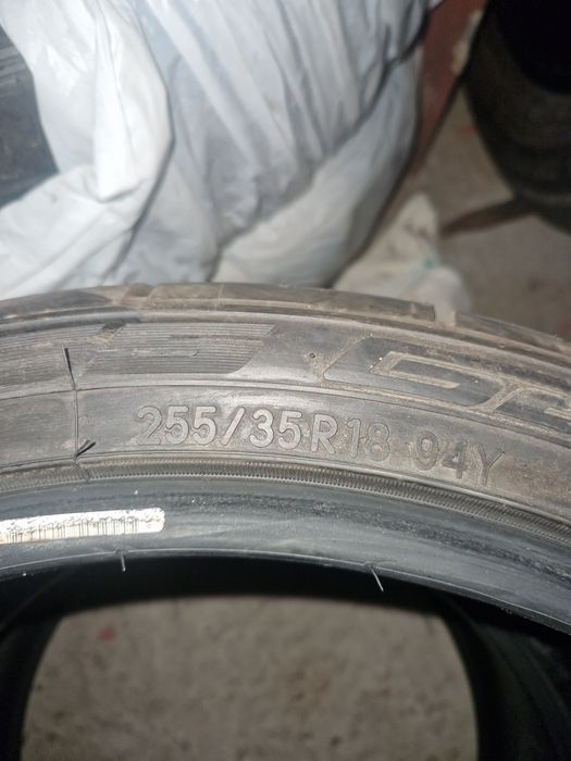 Автошины 255/35R18