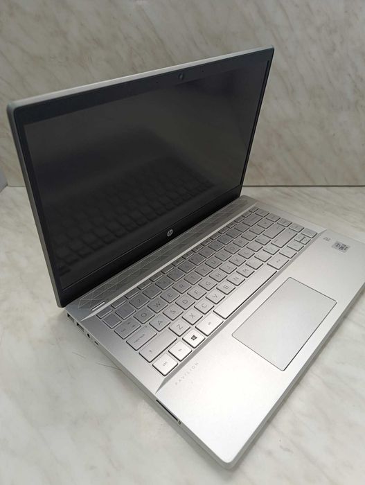 Laptop HP Pavilion 14" i3 gen 10, 8gb ram, 250gb ssd Win 11 Zeus 25424