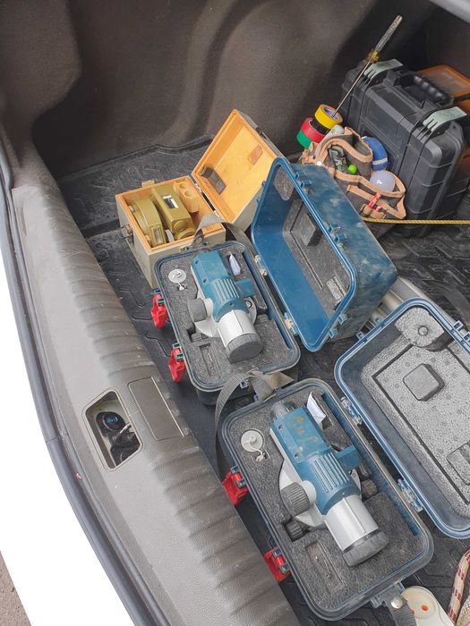 Нивелир BOSH б.у.