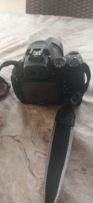 an stare forte buna 
camera foto FUJIFILM 
FINEPIX HSBO EXR
FINEPIX HS