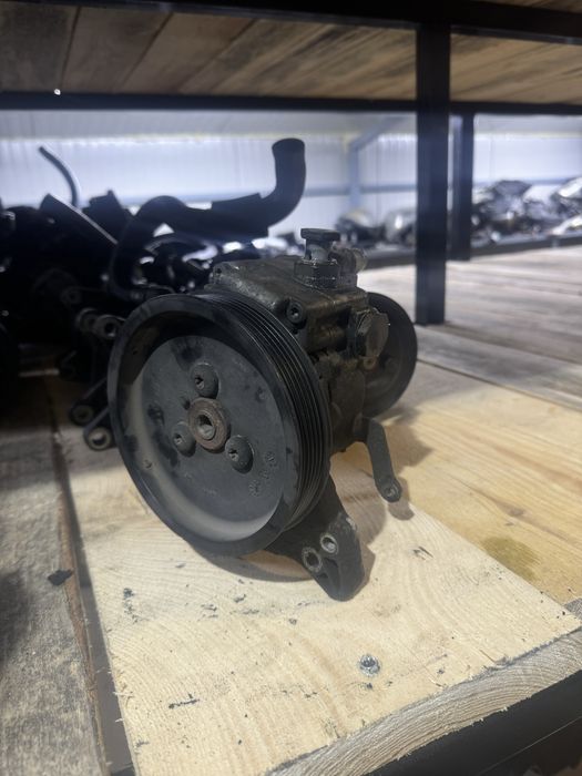 Хидравлична помпа бмв е60 е61 530д bmw e60 e61 hidravlichna pompa