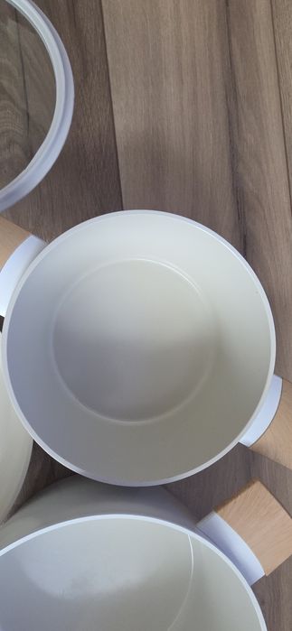 Тенджери Karaca и тиган