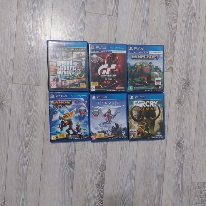 Продам  PS4 приставку
