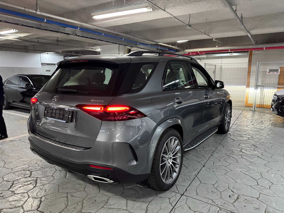 GLE 450 SUV Graphite gray on black