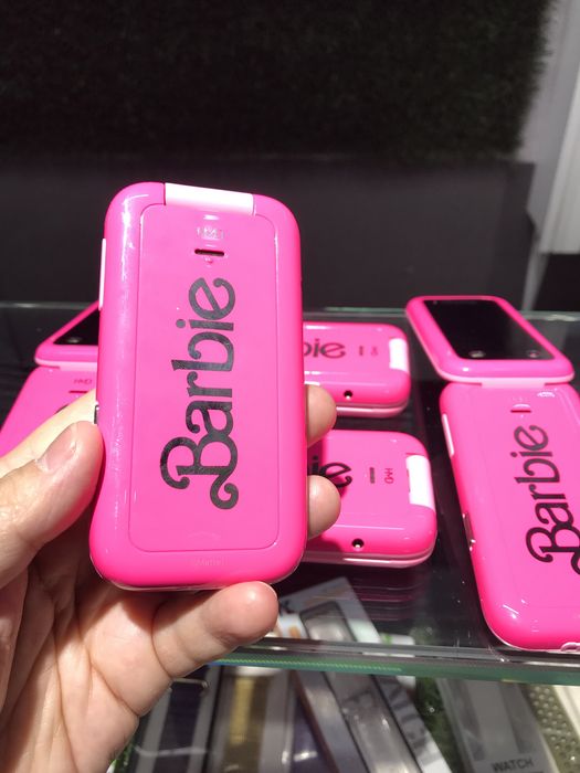 Barbie yengi  2 ta simkartali