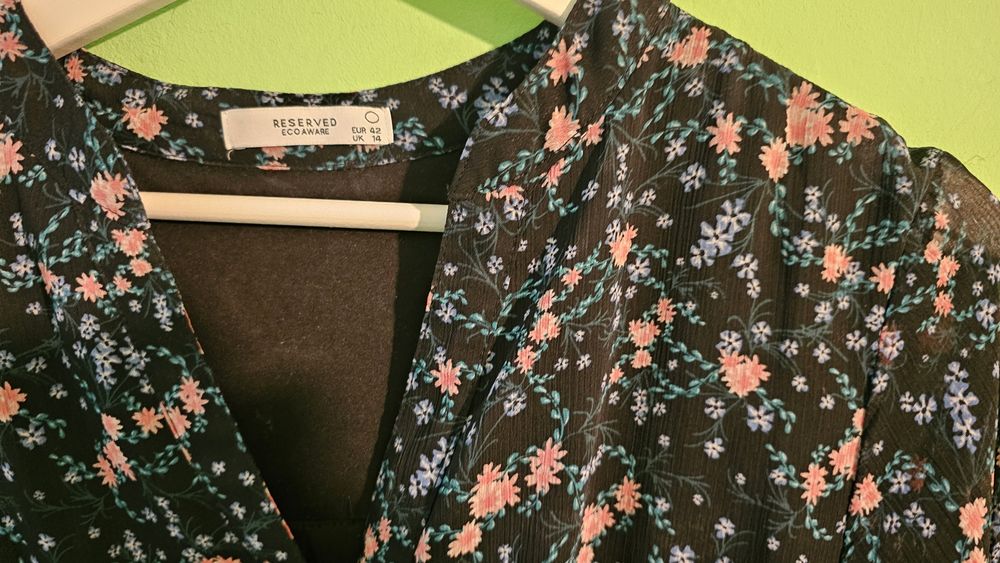 Рокля с шарки Reserved