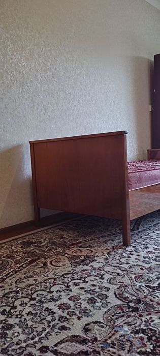 Rumenskiy divan sotiladi soni 2ta narxi kelishilinmedi