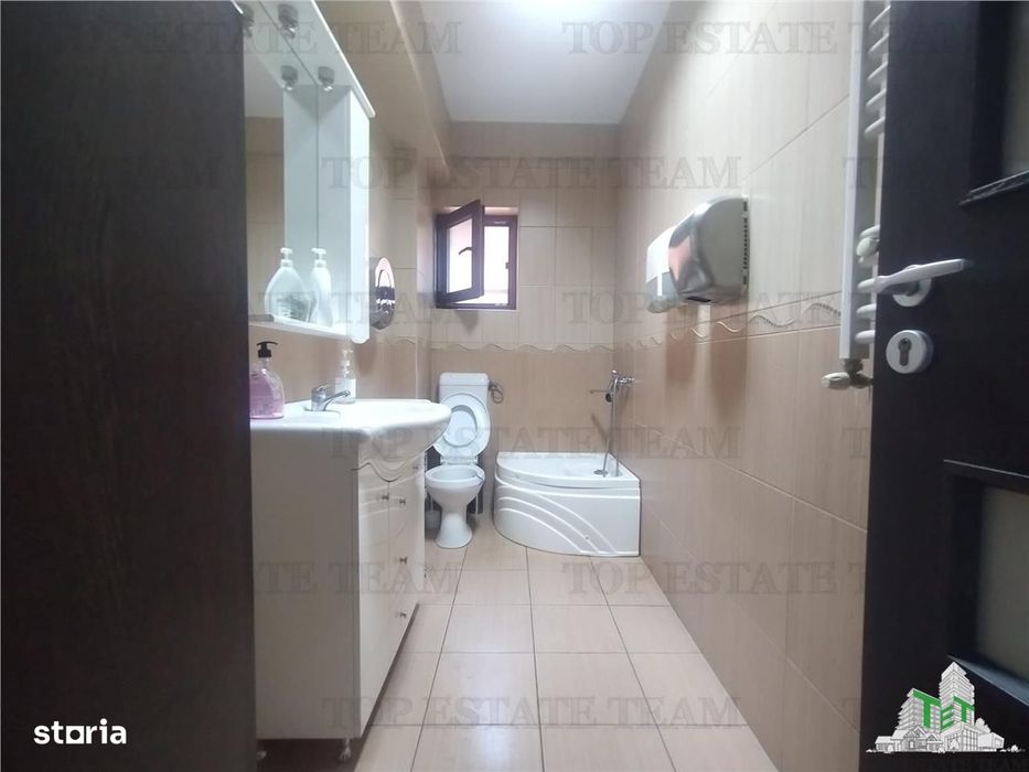 Apartament premium 4 camere cu intrare separata, ideal officecabinet,
