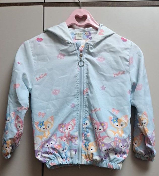 Одежды на девочку 6- 7 лет за всё сто тысячи.