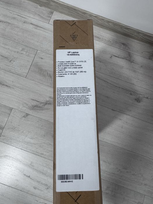 Vand laptop nou sigilat