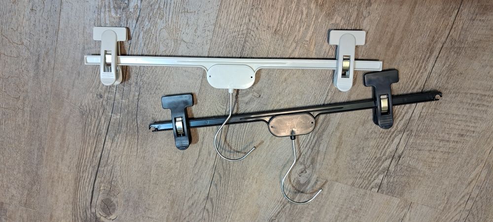 Umerase clips pentru pantaloni si fuste si umerase pentru bluze