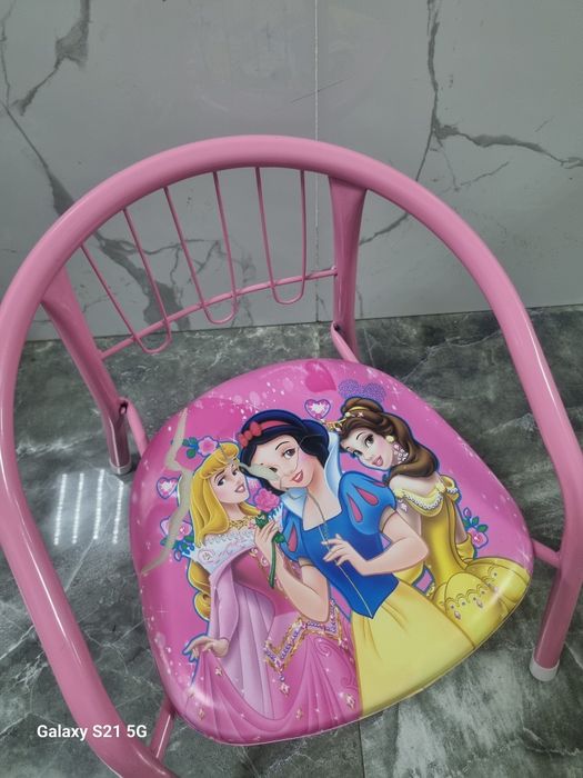 Продам стол и 2 стула Икеа