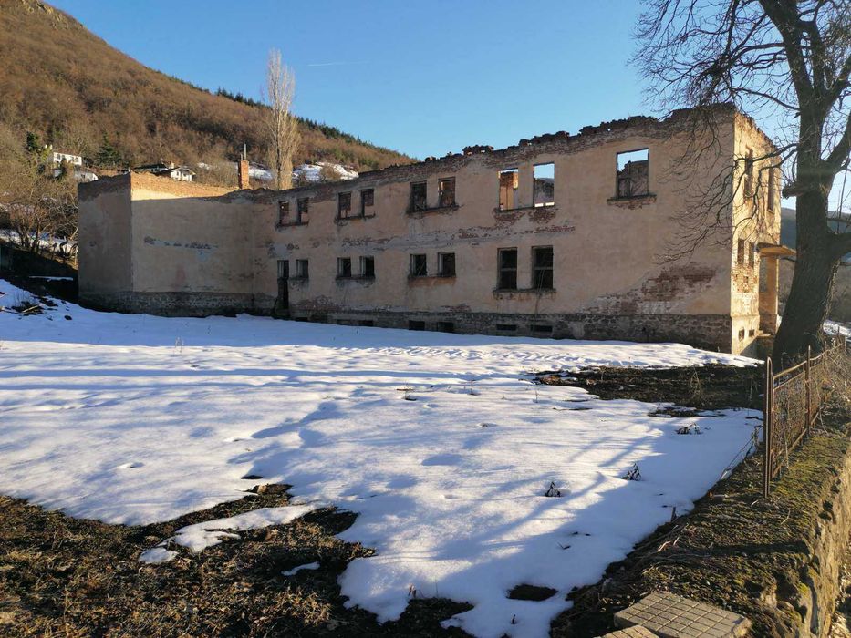 Продава се Парцел в София, Център - 3050 кв.м за 105 €/кв.м - Снимка #7