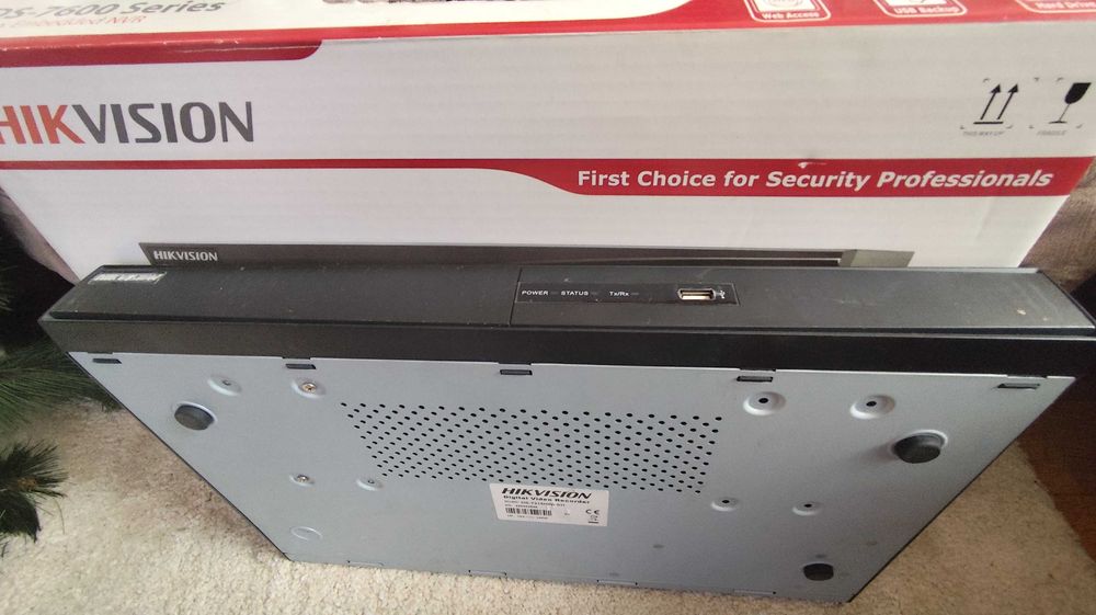 Цифров видеорекордер с хард диск модел DS-7216HWI-SH