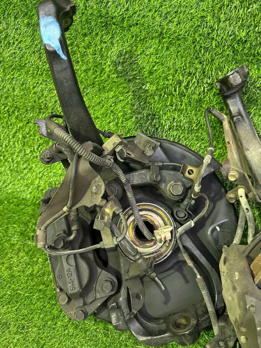 Цапфа левая правая TLC 100/105/LX470