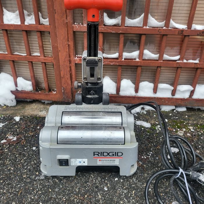 Mașină de tăiat țeavă Ridgid PC 116