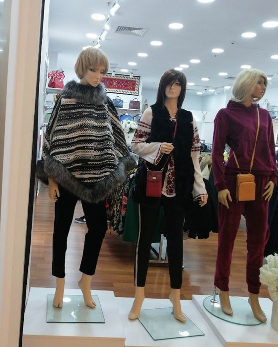 Capă / haină / vestă blană sintetică nouă cu etichetă