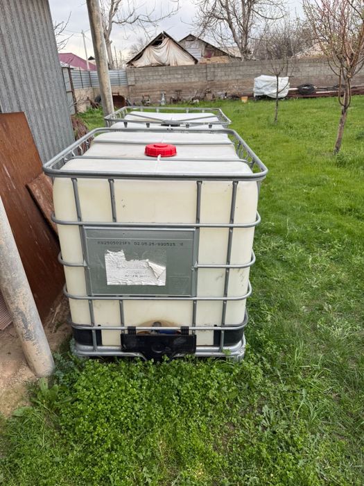 Бочка Еврокуб 2 шт б/у