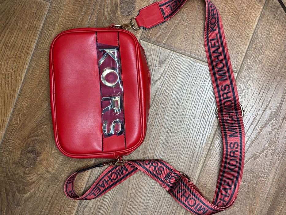 Чисто нова чанта Michael Kors