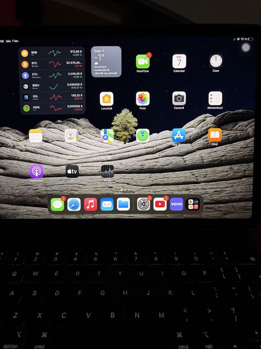 iPad Air 4 ( 2020) 64 GB + Magic Keyboard - stare foarte buna