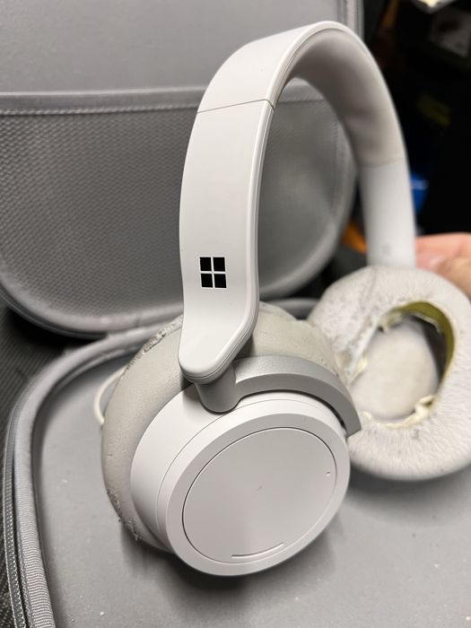 Слушалки Microsoft Surface