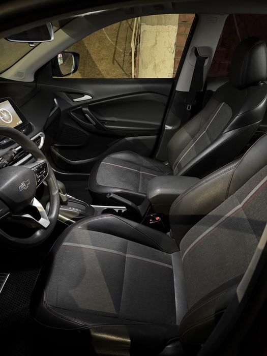 Tracker 325t redline