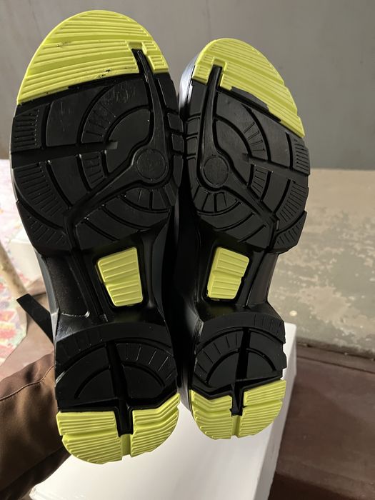 Vand bocanci protectie Uvex marimea 44