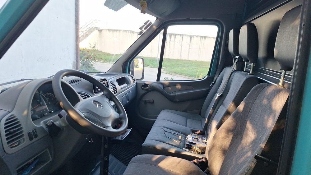 Vând Mercedes sprinter