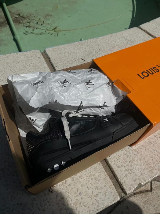 Louis Vuitton Trainer Black