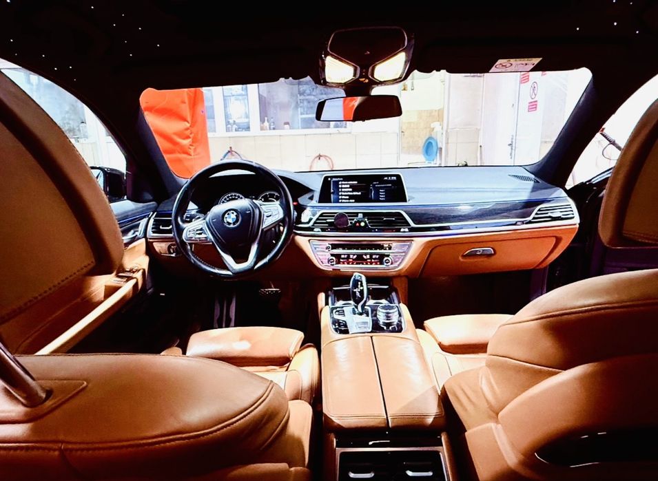 BMW 740d xDrive M Packet  – 2016 – Full Options – Întreținut exemplar