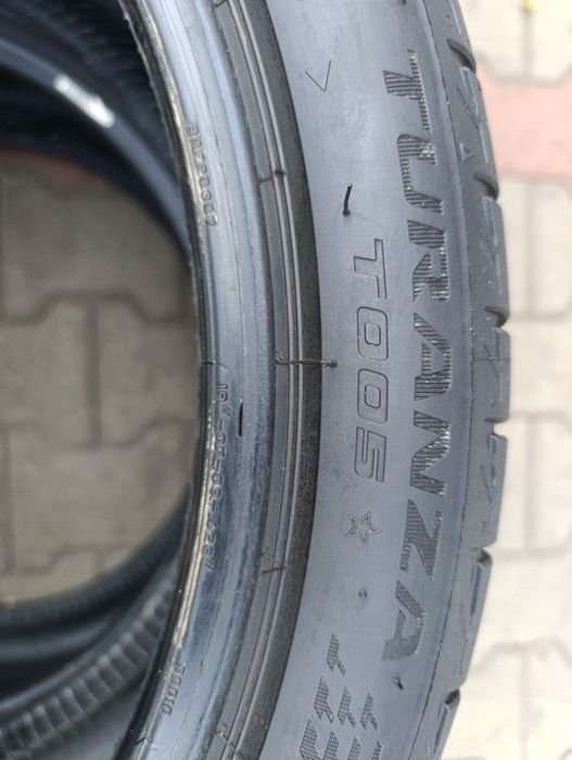 Două anvelope de vara 255 35 19 Bridgestone dot 2023 Runflat