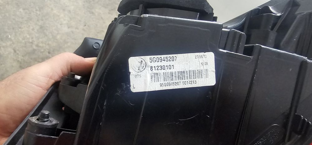 Stop spate stânga LED golf 7 cod 5G0945207