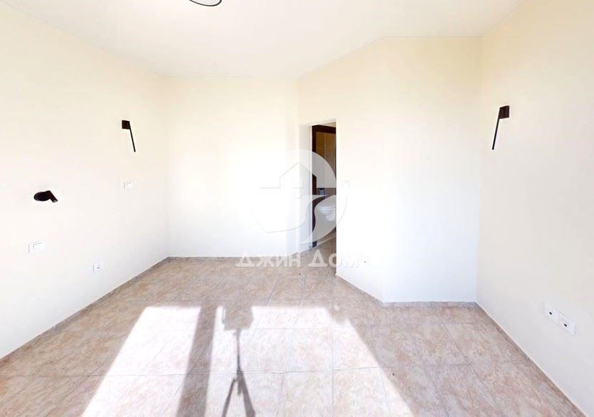 Просторна двуетажна къща в к-с „Бей Вю Вилас“, с. Кошарица